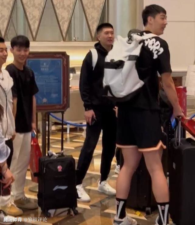异世女配:星际万能女王